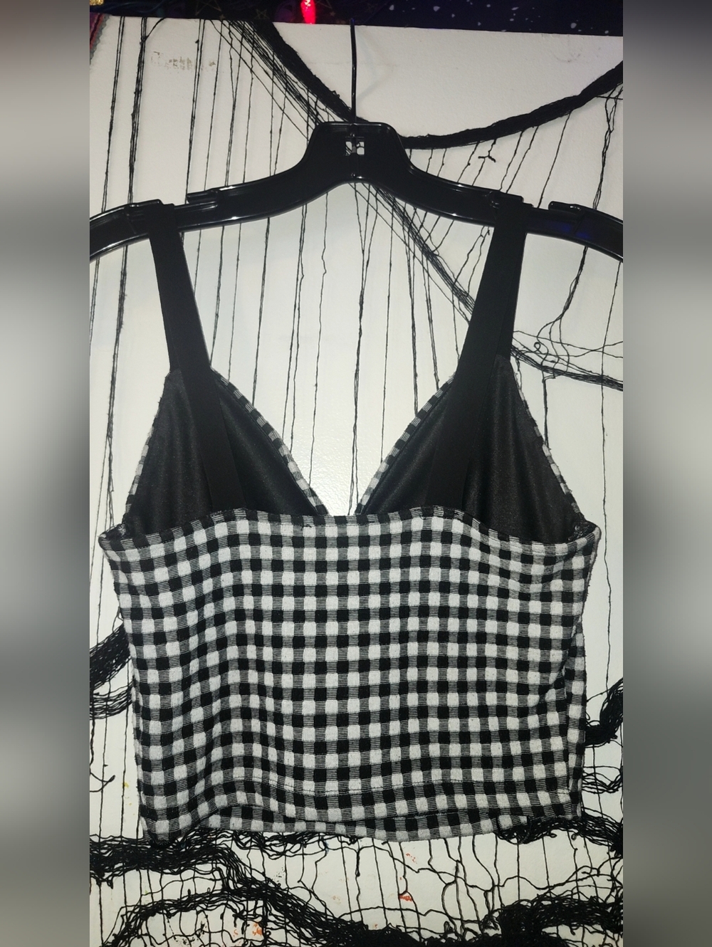 ✨️Dynamite Black & White Gingham V‑Neck Crop Top✨️ - Picture 3 of 3